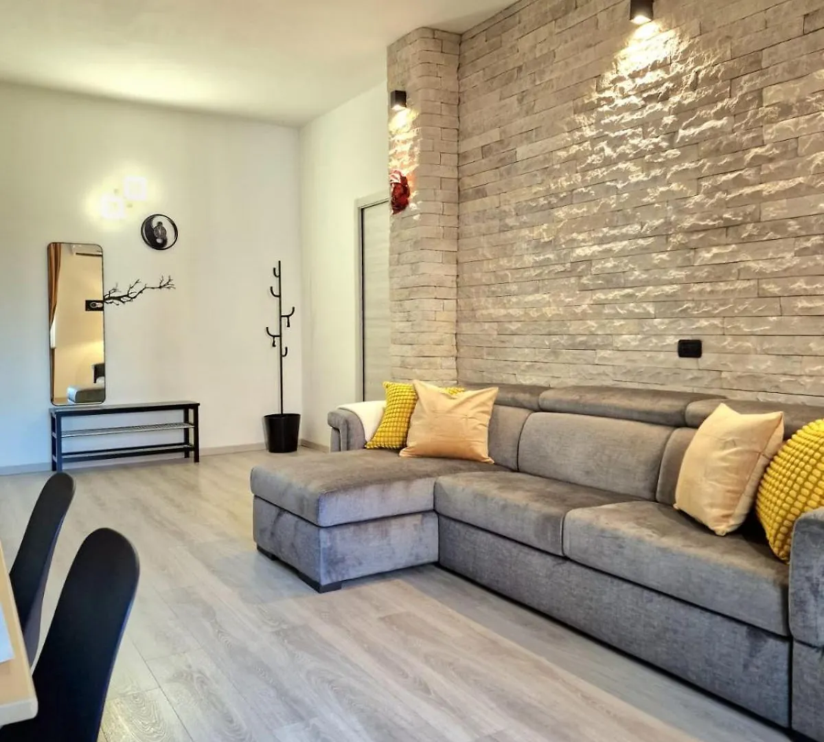 Holidhome - Appartamento Werner فيرونا 0*,